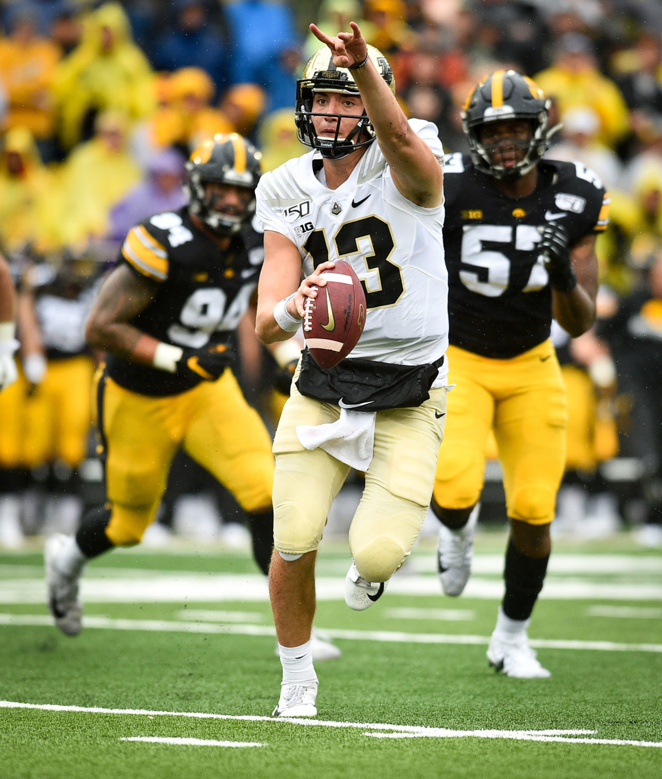 101919-qct-spt-purdue-ia-foot-073a.jpg
